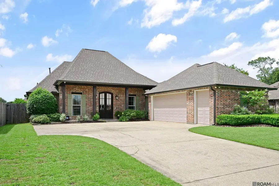 38086 Valley Woods Ct, Prairieville, LA 70769 - #2