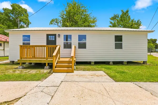 210 Leona Street, Morgan City, LA 70380