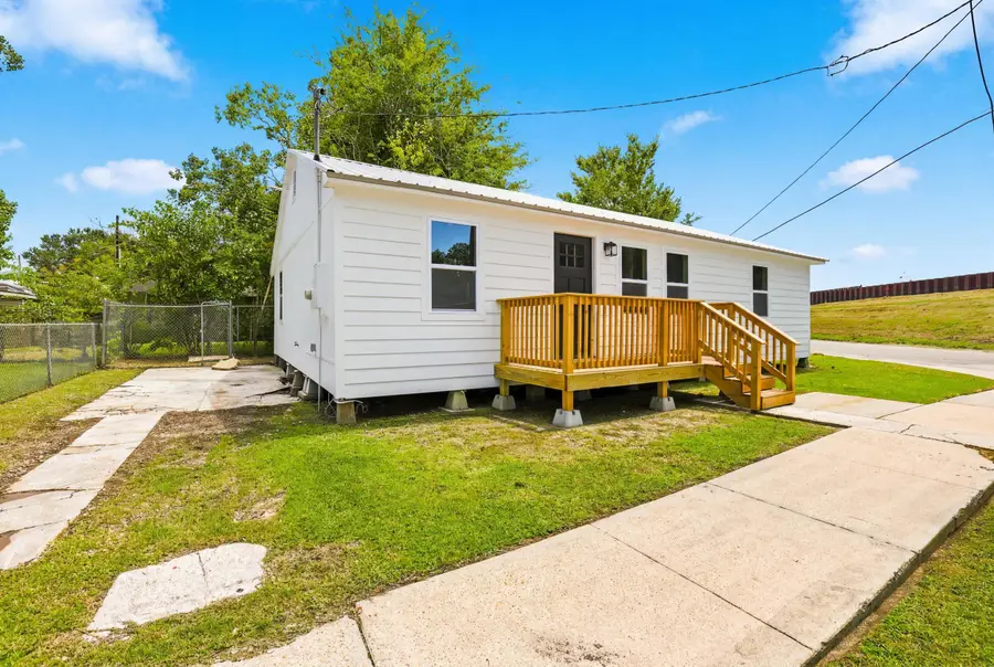 210 Leona Street, Morgan City, LA 70380 - #2