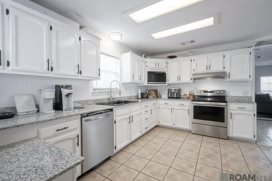 3650 Olga Lee Dr, Baton Rouge, LA 70816 - #2