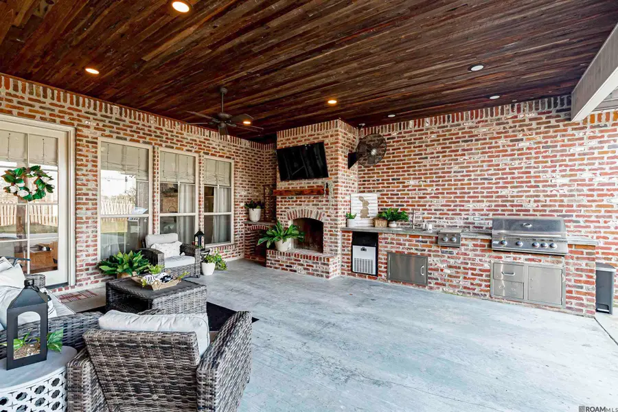 301 Benjamin St, New Roads, LA 70760 - #3