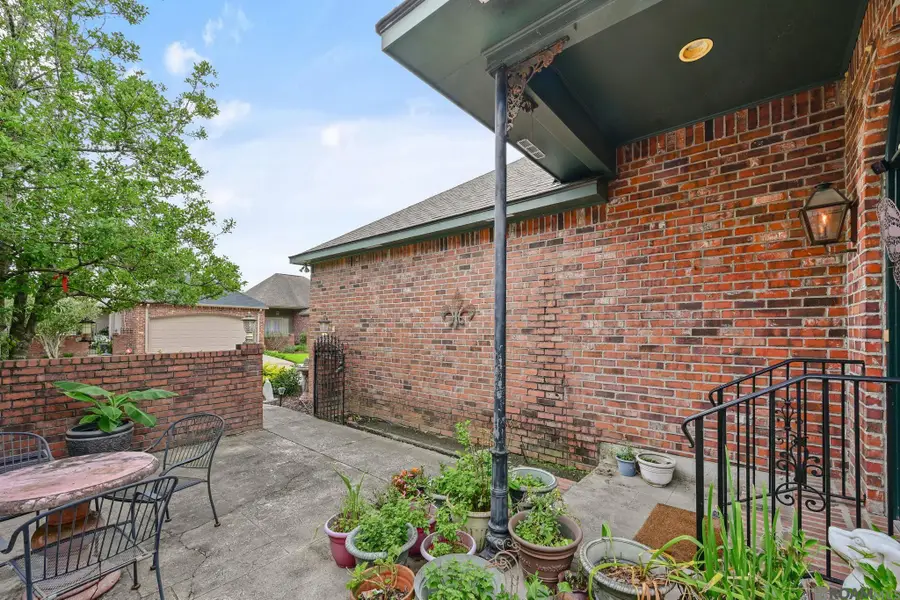 2453 Sherry St, Denham Springs, LA 70726 - #2