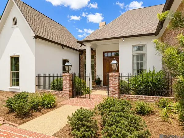 17744 Pecan Shadows Dr, Saint George, LA 70810
