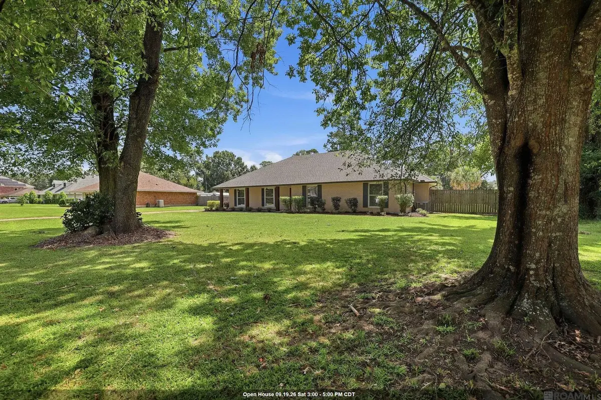 25540 Plantation Ave, Denham Springs, LA 70726 - #1