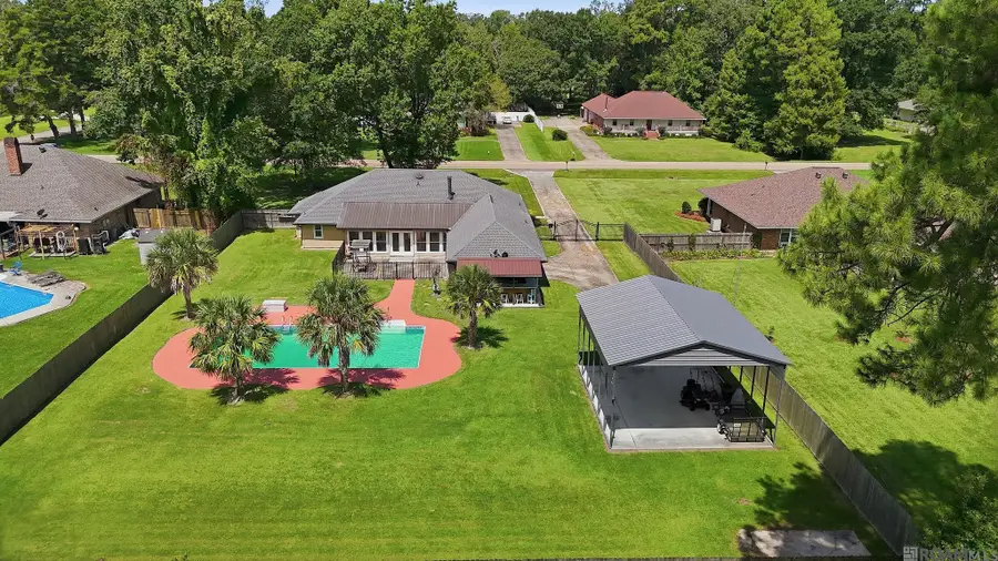 25540 Plantation Ave, Denham Springs, LA 70726 - #2