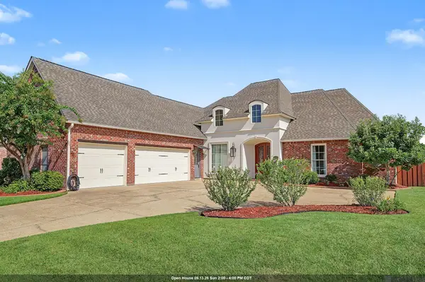 18541 Lake Stream Dr, Central, LA 70739