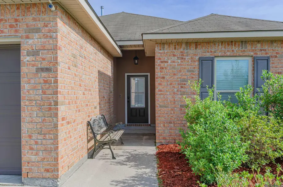 42501 Pebblestone Dr, Prairieville, LA 70769 - #2