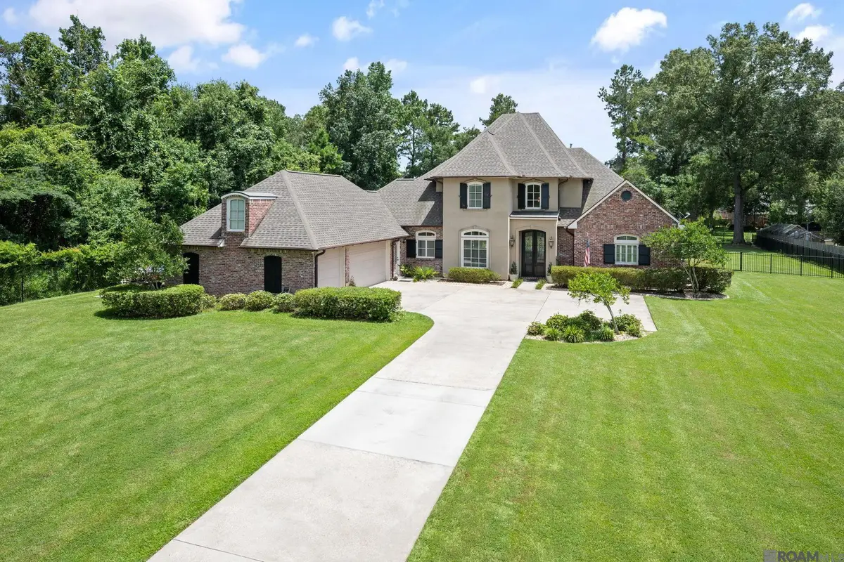7242 Pirie Dr, Denham Springs, LA 70726 - #1