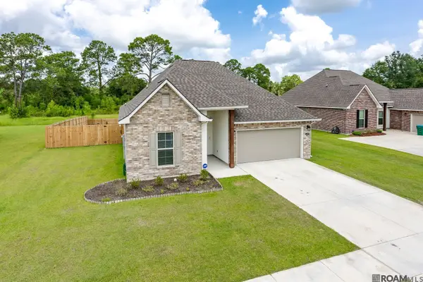 6692 Parlange Dr, Addis, LA 70710