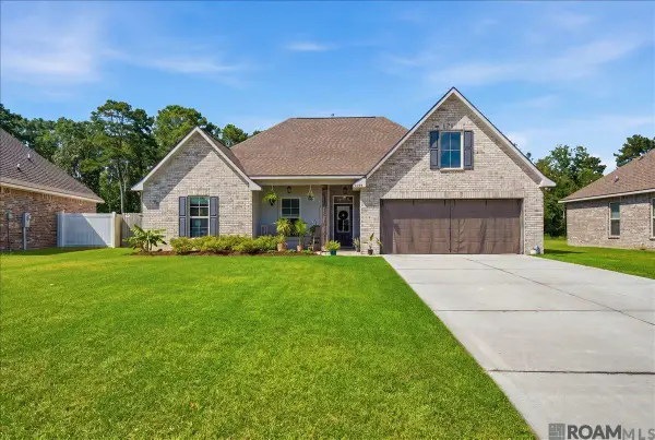 23199 Antler Lake Dr, Denham Springs, LA 70726