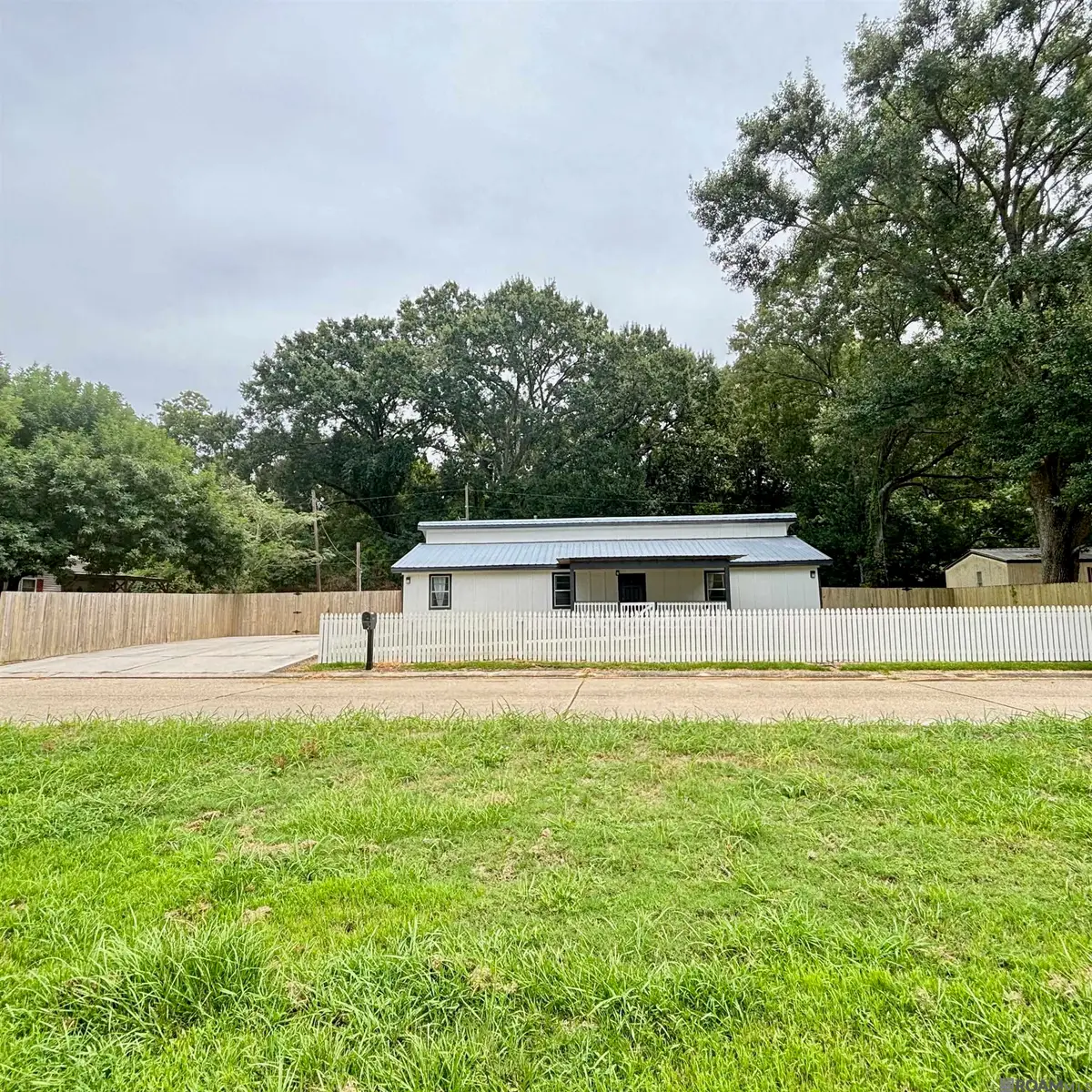 12390 Deck Blvd, Geismar, LA 70734 - #1