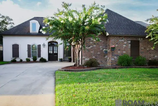 43282 Meadow Grove Dr, Prairieville, LA 70769