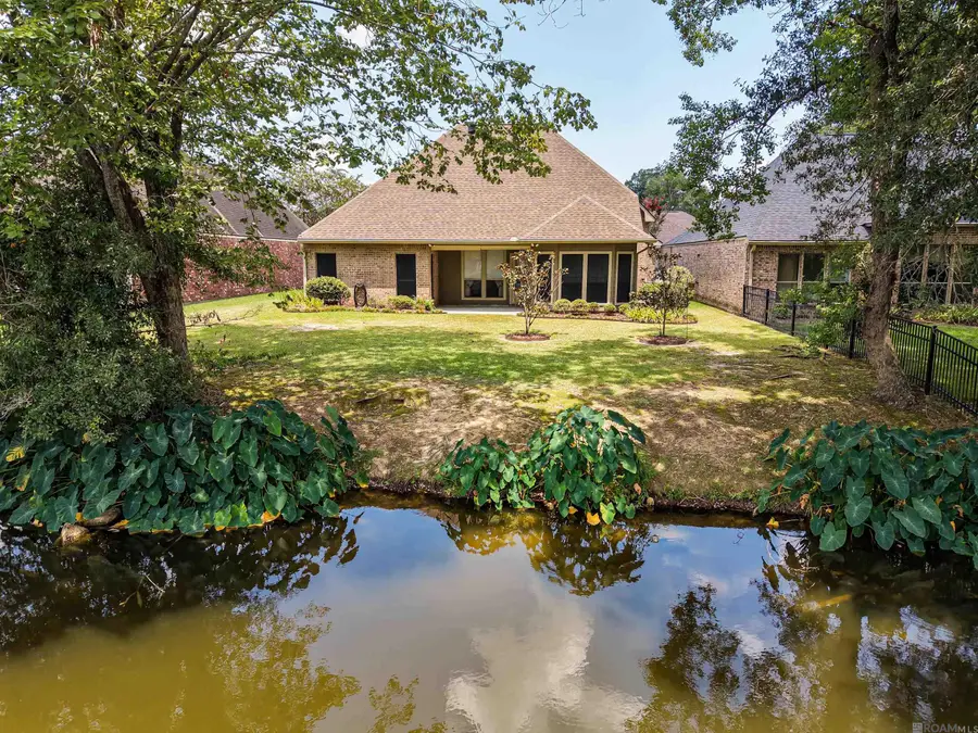 10902 Woodleaf Ave, Baton Rouge, LA 70816 - #2