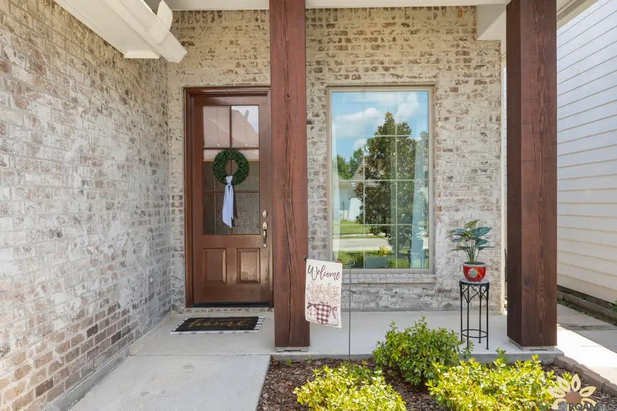 6526 Oak Garden Dr, Baton Rouge, LA 70817 - #2