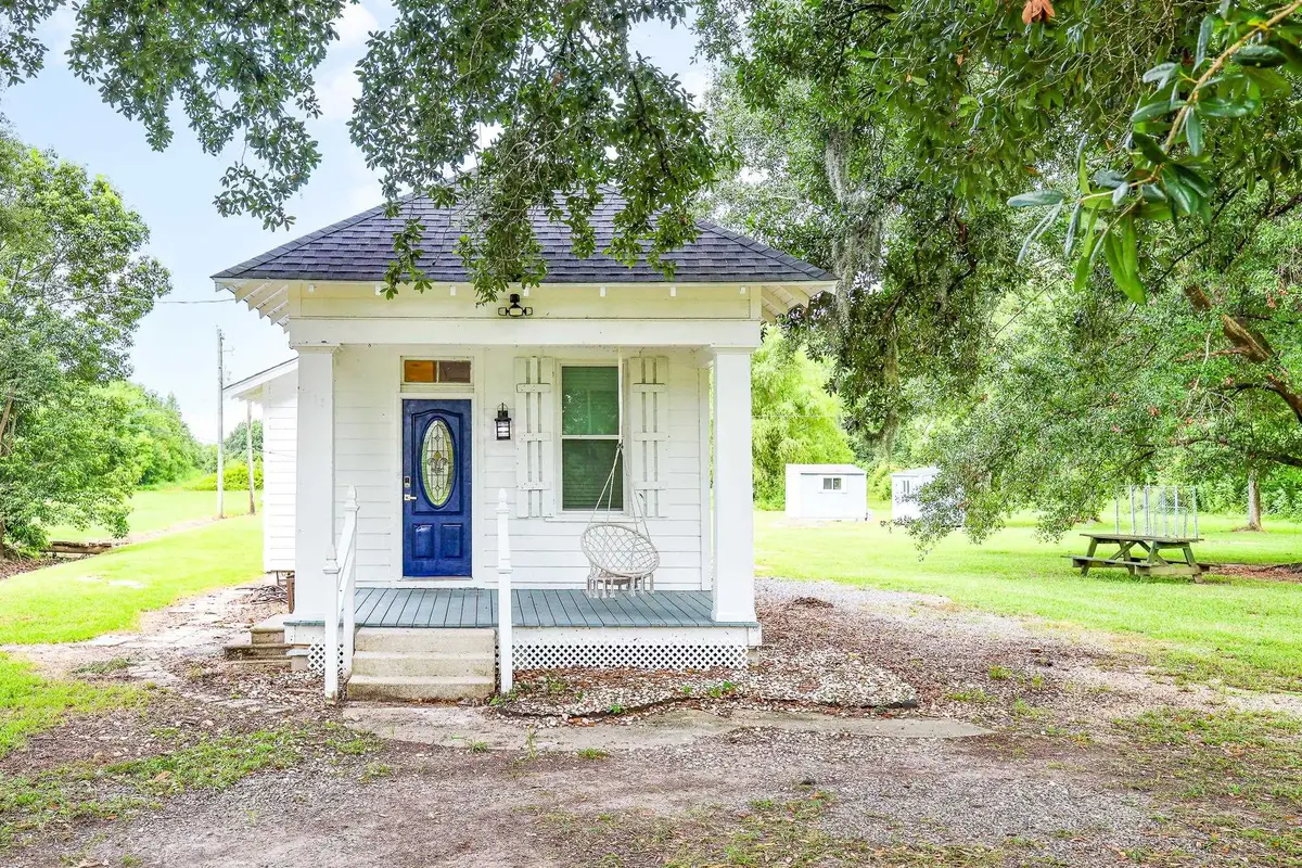 6133 Bayou Black Dr, Gibson, LA 70356 - #1