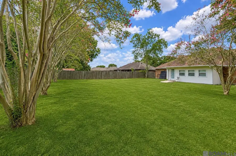 10016 Hawthorne Dr, Baton Rouge, LA 70809 - #2