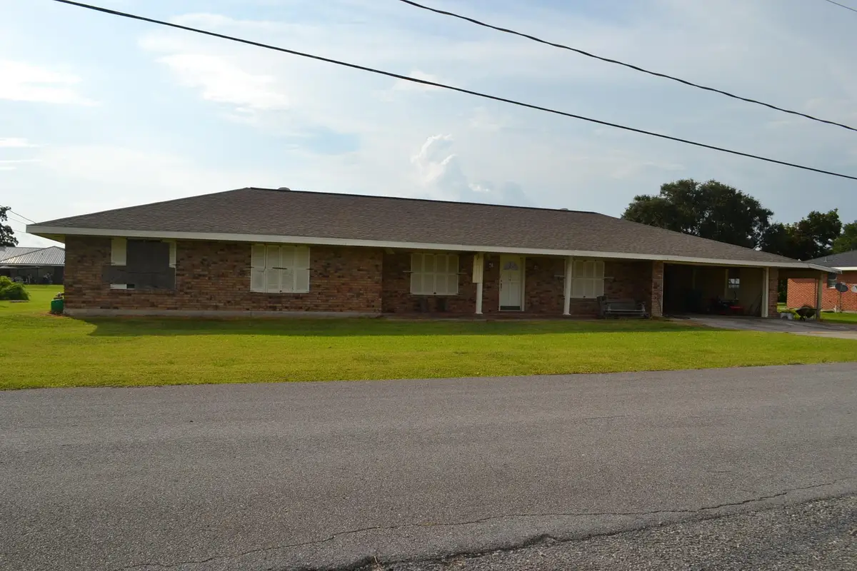 164 W 33rd St, Larose, LA 70373 - #1