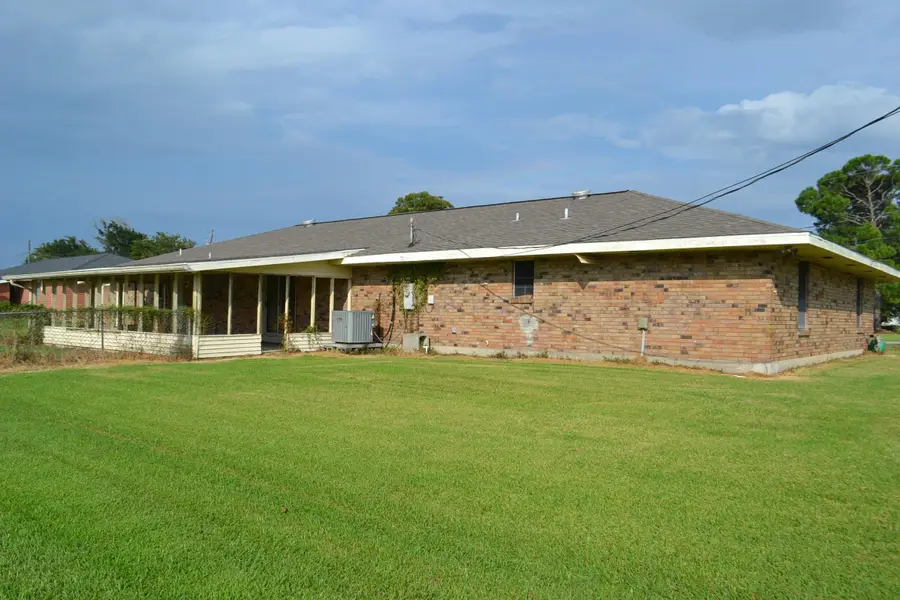 164 W 33rd St, Larose, LA 70373 - #2