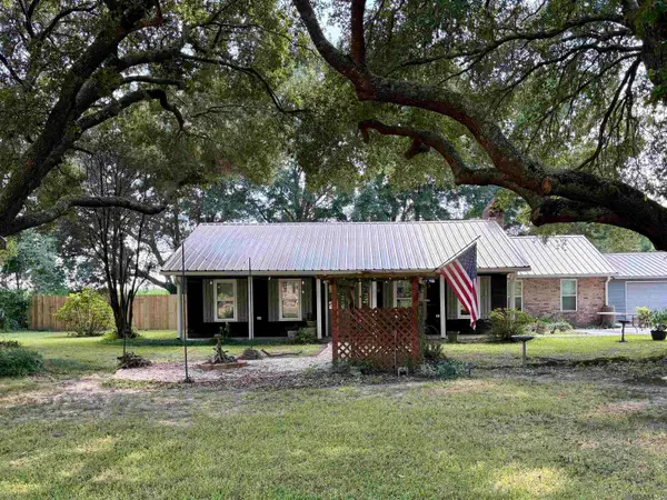 1177 Valverda Rd, Maringouin, LA 70757