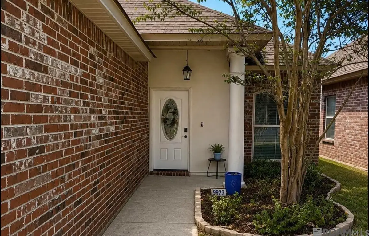 9823 Clearlake Ln, Denham Springs, LA 70726 - #1