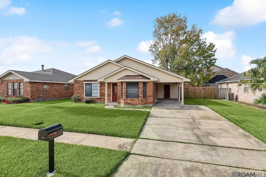 13 Pampas Dr, Laplace, LA 70068 - #2