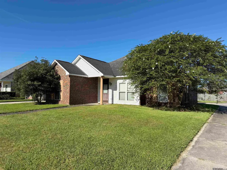 525 Daphne Dr, Gonzales, LA 70737 - #2