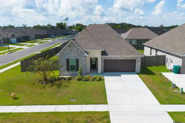 1660 Rangeland Ave, Zachary, LA 70791