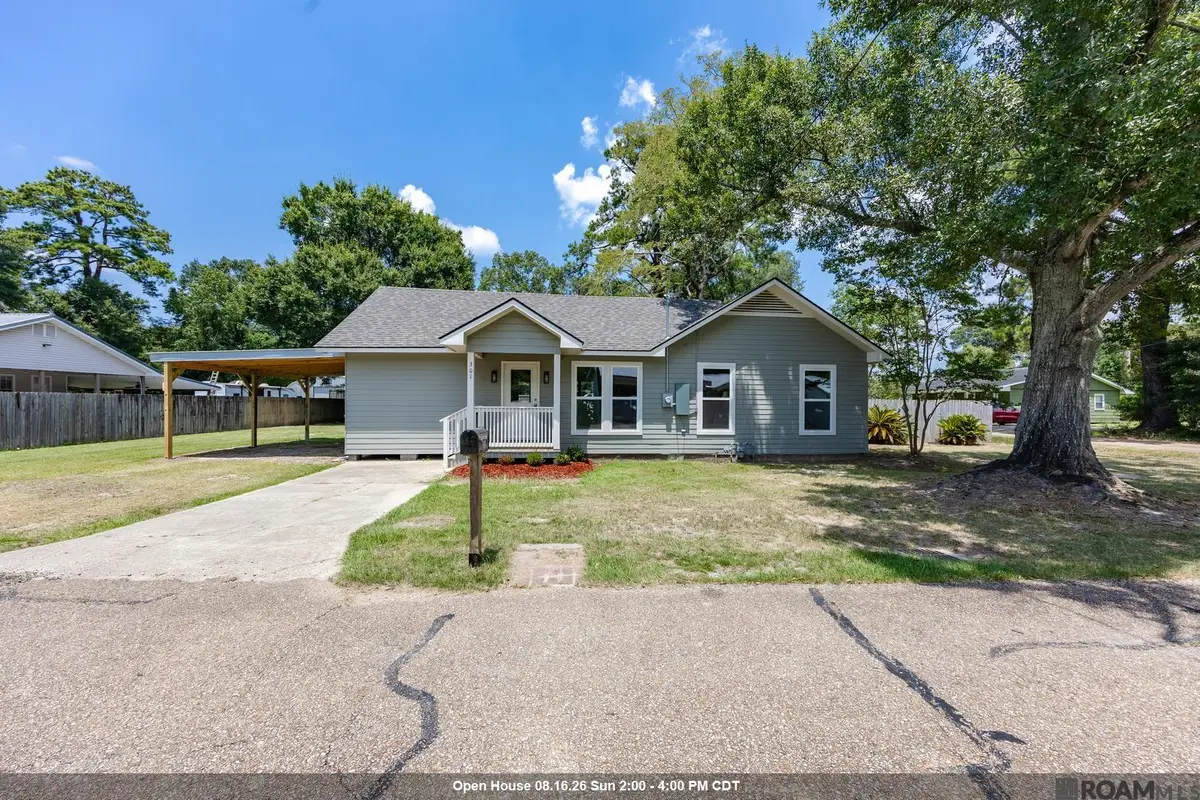 301 Leslie St, Denham Springs, LA 70726 - #1