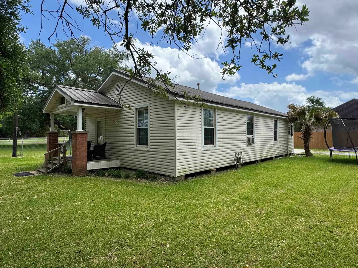 2129 St Mary St, Thibodaux, LA 70301 - #1