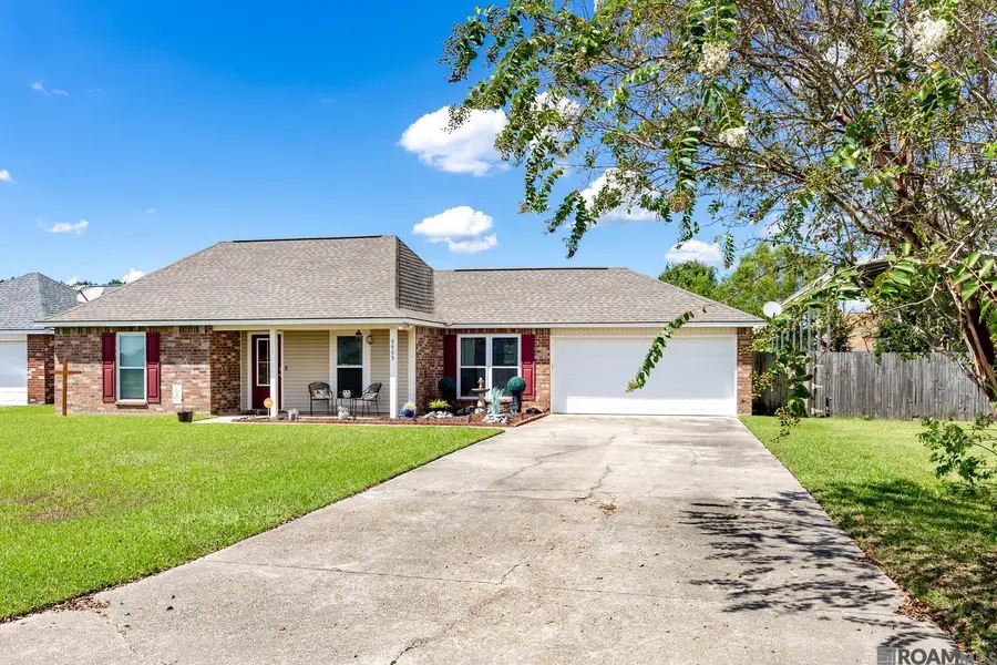 9985 Asheville Dr, Denham Springs, LA 70706 - #2