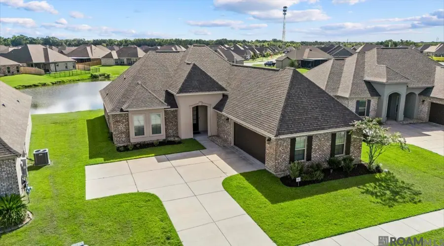6458 Soaring Dr, Gonzales, LA 70737 - #2