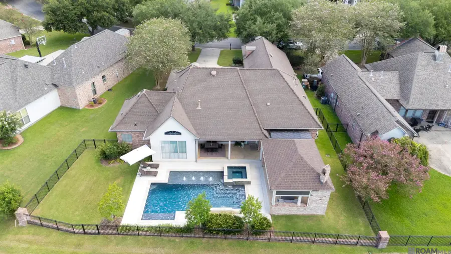 40212 Swan Cir, Gonzales, LA 70737 - #2