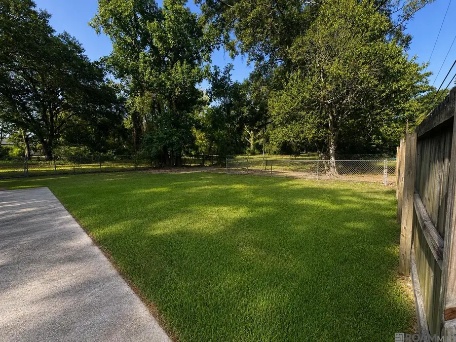 215 N River Rd, Denham Springs, LA 70726 - #3