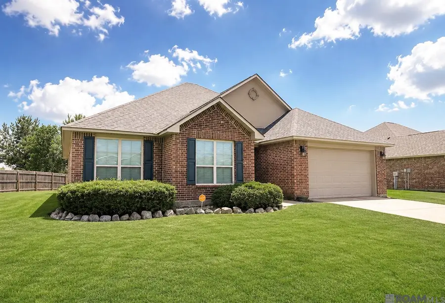 10734 Dodger Dr, Denham Springs, LA 70726 - #2