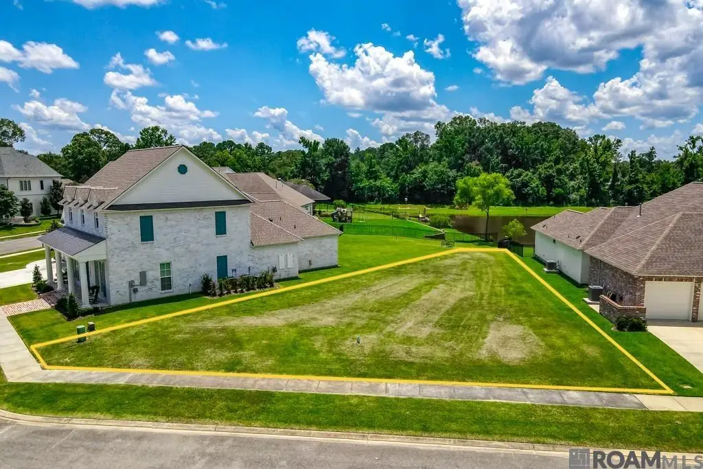 13004 W Waterside Dr, Baton Rouge, LA 70818 - #1