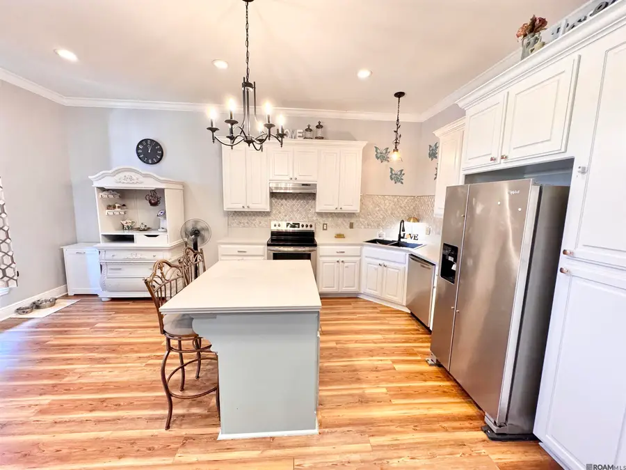 1027 E Bienville Ave, Gonzales, LA 70737 - #2