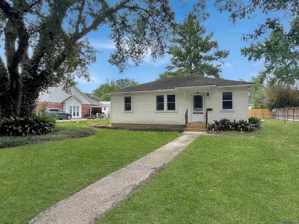 319 Pine St, Denham Springs, LA 70726