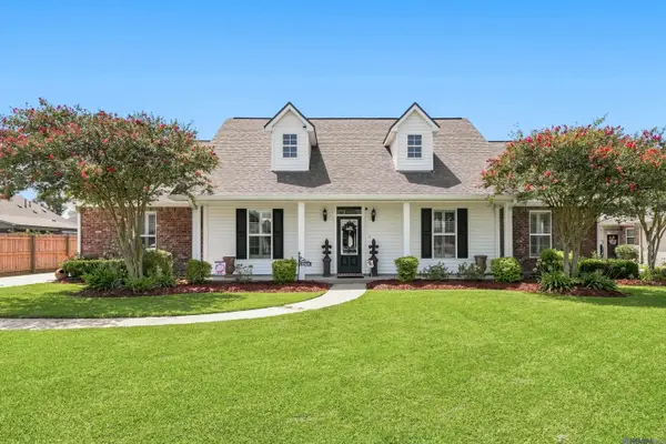 12031 Coueron Dr, St Amant, LA 70774
