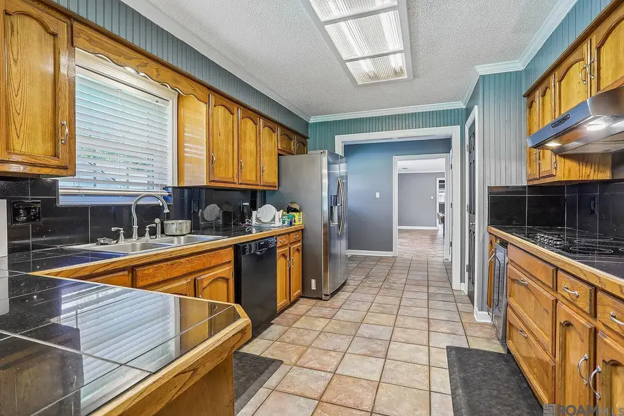 34448 Gravesbriar Dr, Denham Springs, LA 70706 - #3