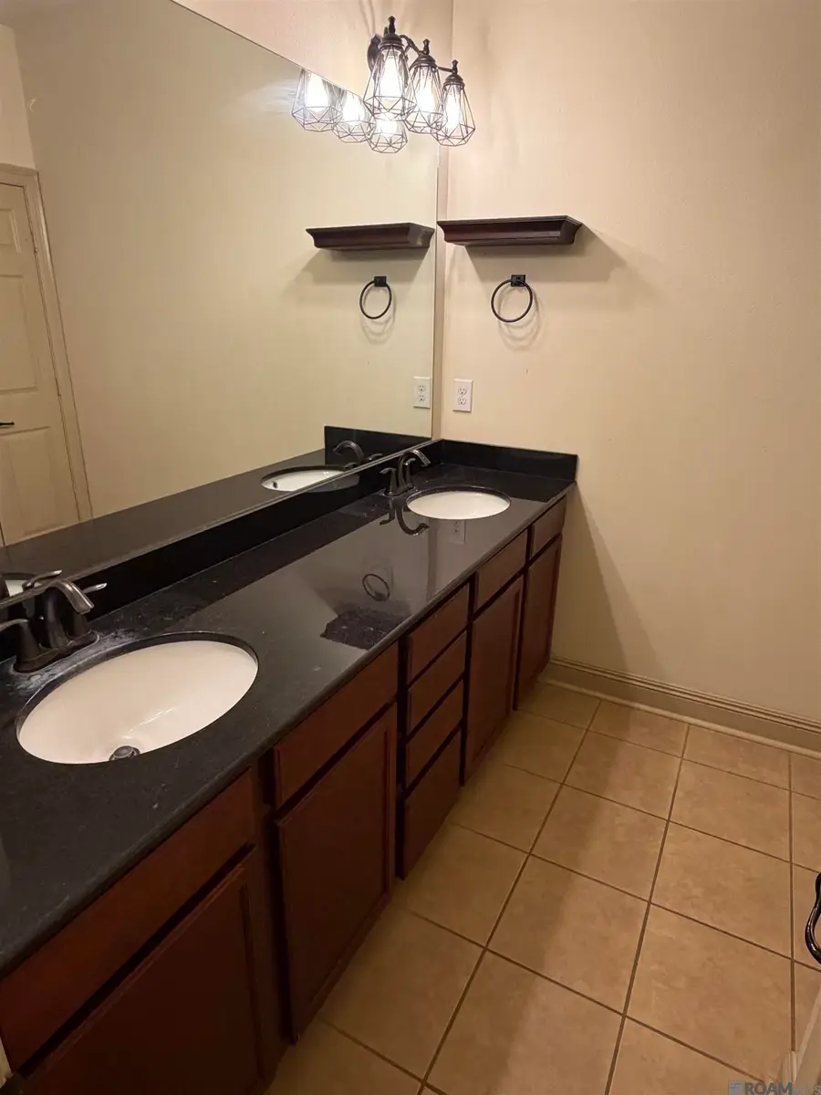 6086 Waterford Ln, Sorrento, LA 70778 - #2