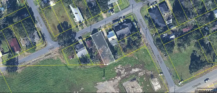 1011 W 3rd St, Crowley, LA 70526 - #2