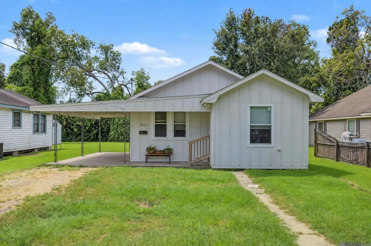 211 E Caldwell St, Gonzales, LA 70737 - #1