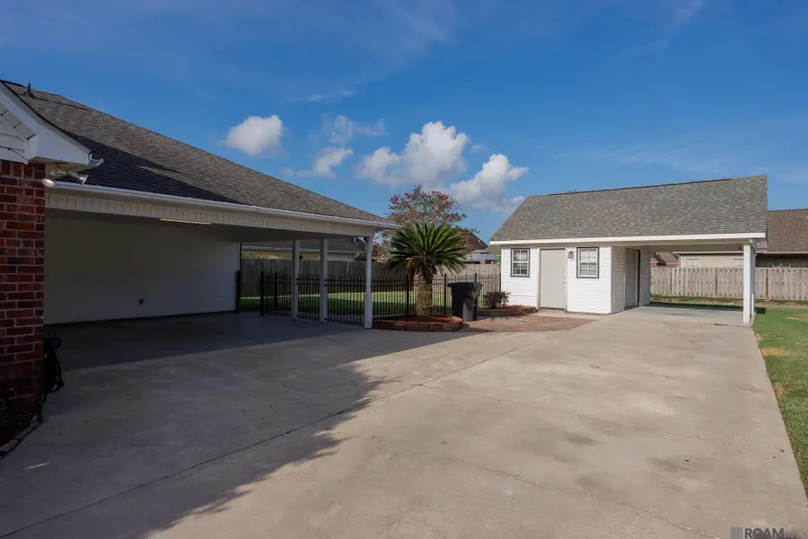 225 S Oleana Dr, Gonzales, LA 70737 - #3