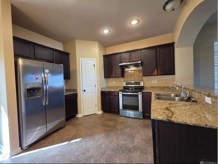 6916 Silver Springs Dr, Greenwell Springs, LA 70739 - #3
