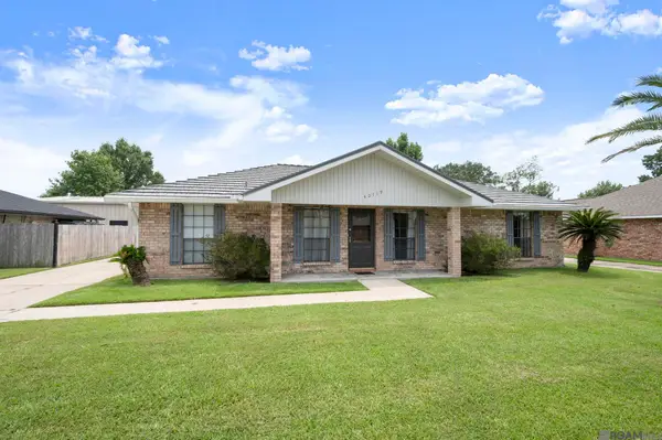 40119 La Rochelle Rd, Prairieville, LA 70769