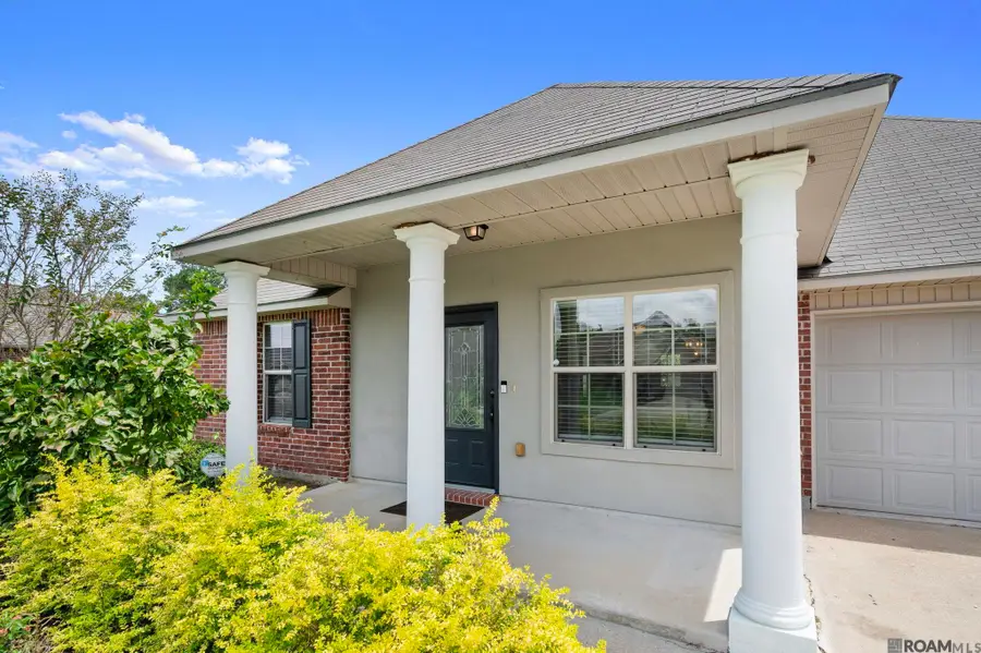 23252 Conifer Dr, Denham Springs, LA 70726 - #2