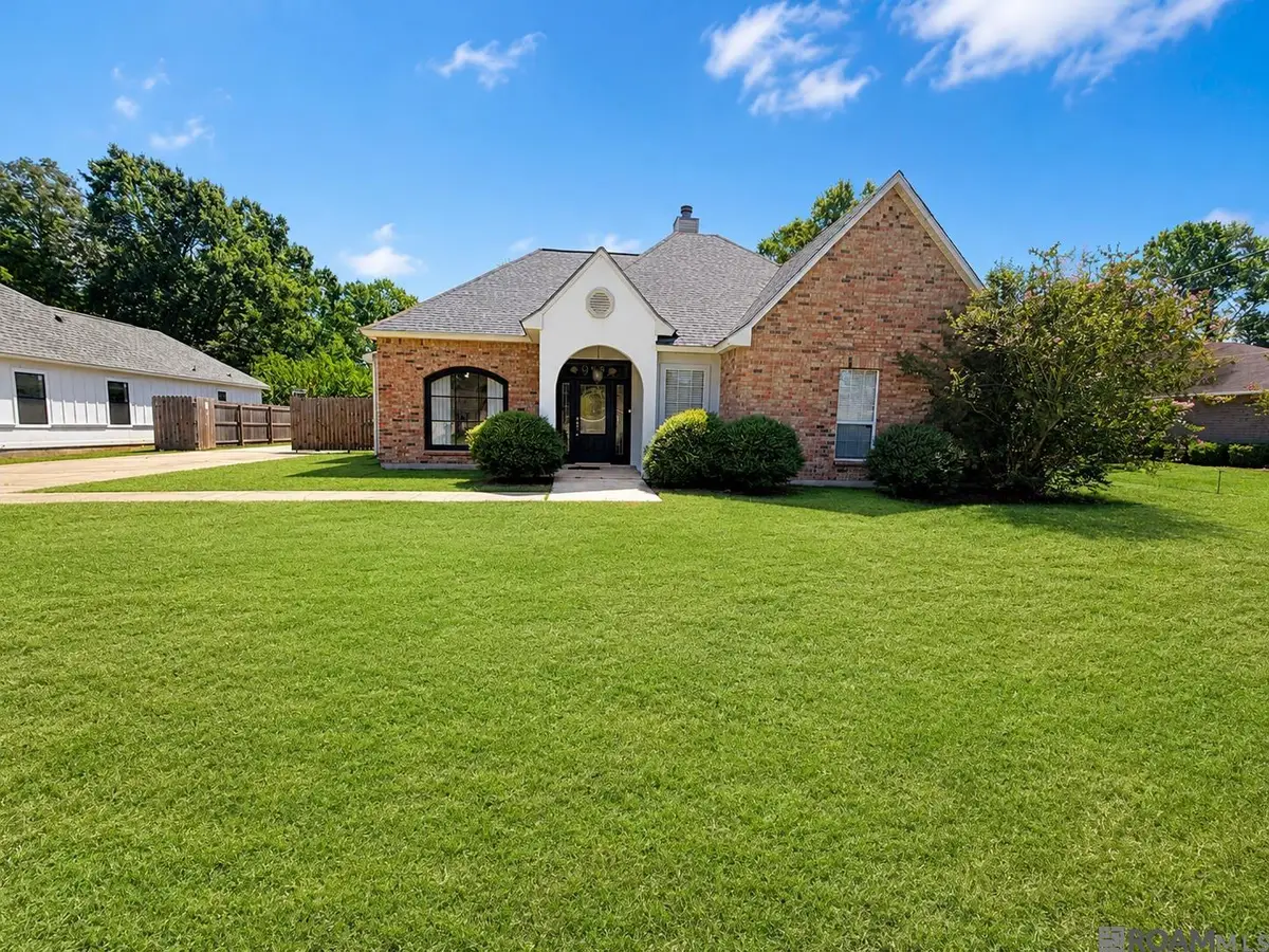 913 Bohne Rd, Port Allen, LA 70767 - #1