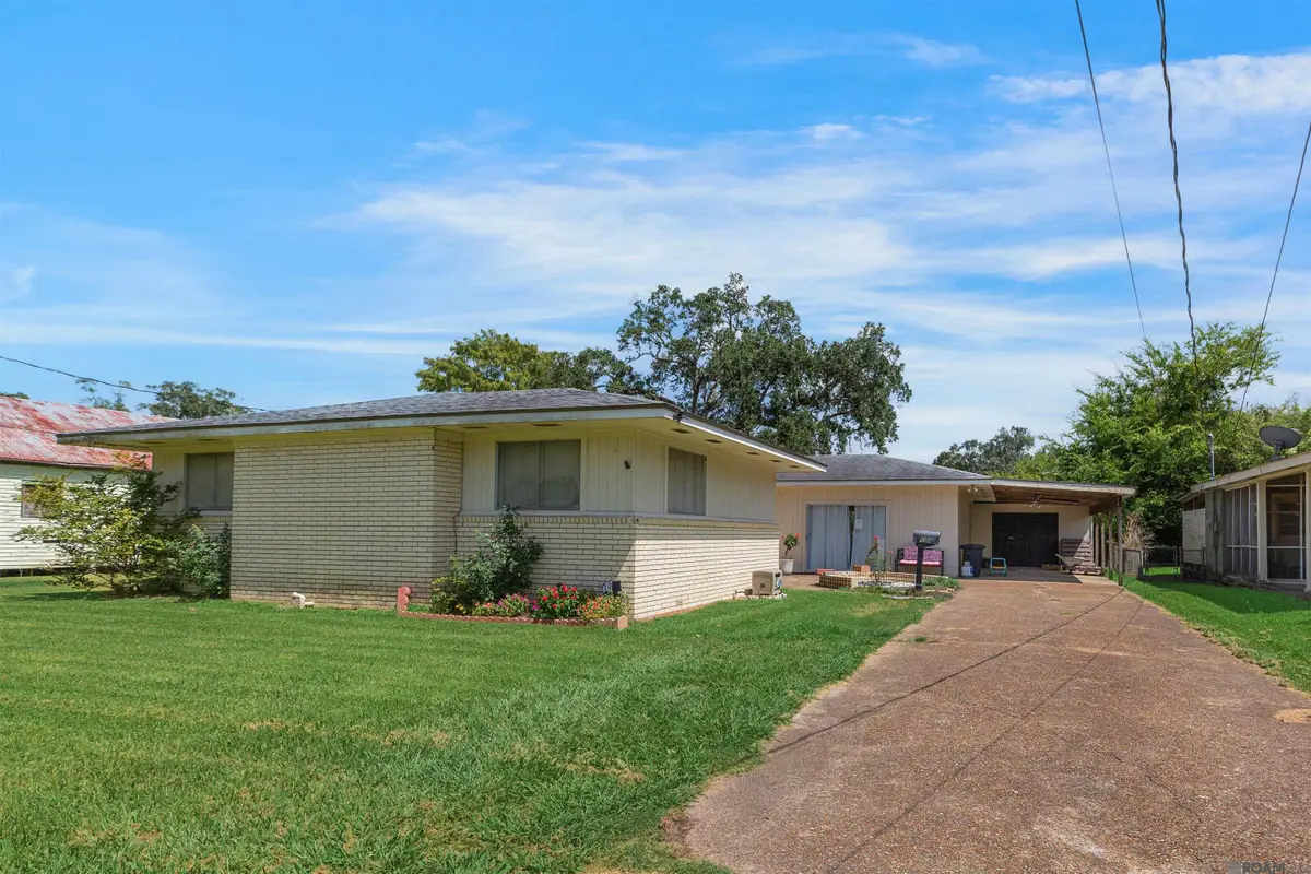 104 Virginia St, Jeanerette, LA 70544 - #1