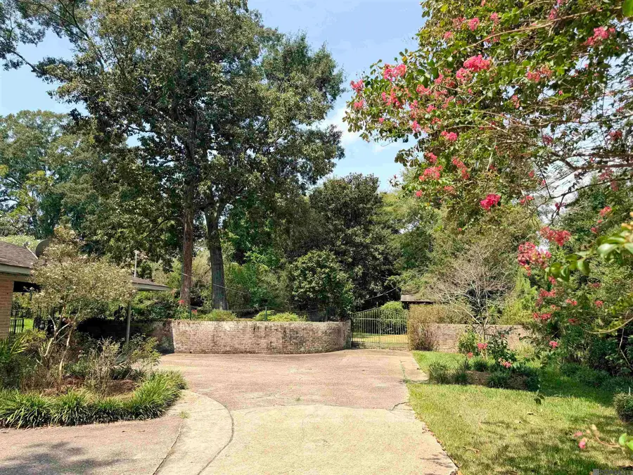 825 Magnolia Wood Ave, Baton Rouge, LA 70808 - #2
