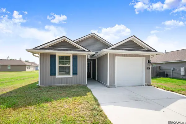 868 N 10th St, Port Allen, LA 70764